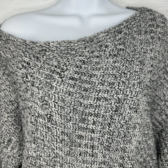Anthropologie Sunday in Brooklyn Sarah Asymmetrical Sleeve Sweater Size Small - Picture 4 of 9